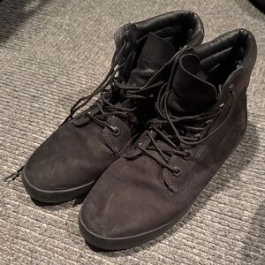 Black women Timberland